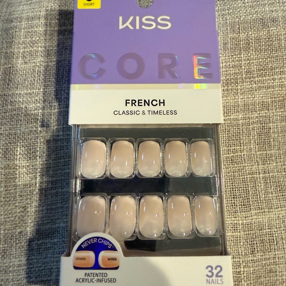 Kiss Press-On Nails in Purple and White